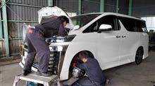 お友達のヴェルファイアに車高調取付