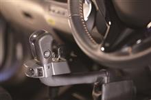 経験ないと確かにアレは運転戸惑うよ。普通のクルマを運転してたことがある人間ならペダル踏みたくなるし