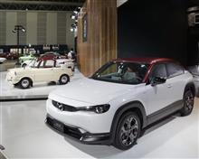 『マツダ、赤い「MX-30」e-SKYACTIV G搭載モデルを「AUTOMOBILE COUNCIL 2020」で公開』＜カーウォッチ ＞／気になるマツダのWeb記事。