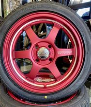 コンディションの良い鮮やかなブルーボディに、「RAYS VOLK Racing TE37 KCR 2020」が映えますね〜これで惚れ直しちゃうはず!!