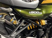 お仲間は景気が良いな！新車のＺ９００ ＲＳにオーリンズ。