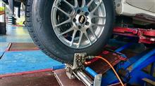 夏タイヤに組み合わせた「BBS RE-L2」に大満足だったのでスタッドレスにもお代わりして装着!! SUVに“BBS&#215;BLIZZAK DM-V3”、イイですね。