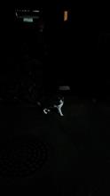 門前で待つ