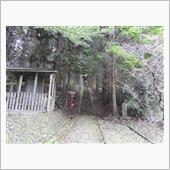 行者滝と駒形根神社。
