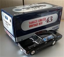 1/43トミカリミテッドヴィンテージのセドリック2000GL(1974)です♪