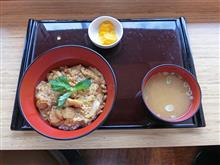 北陸道上り有磯海SA　炭火焼親子丼７００円