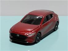 トミカ 1/66スケール　マツダ3