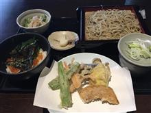 地元蕎麦屋。