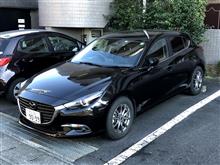 ディーラーへ車を預け。