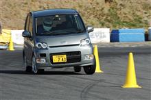 軽自動車に4人以上乗っているっていうのはどの座席に何人乗っていたのやら？？