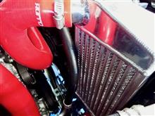 純正比1.5倍!!大容量インタークーラーヘの交換は、小排気量ターボにはかなり効きそうですね。そしてアイシン･ドアスタビライザー装着にも注目です!!