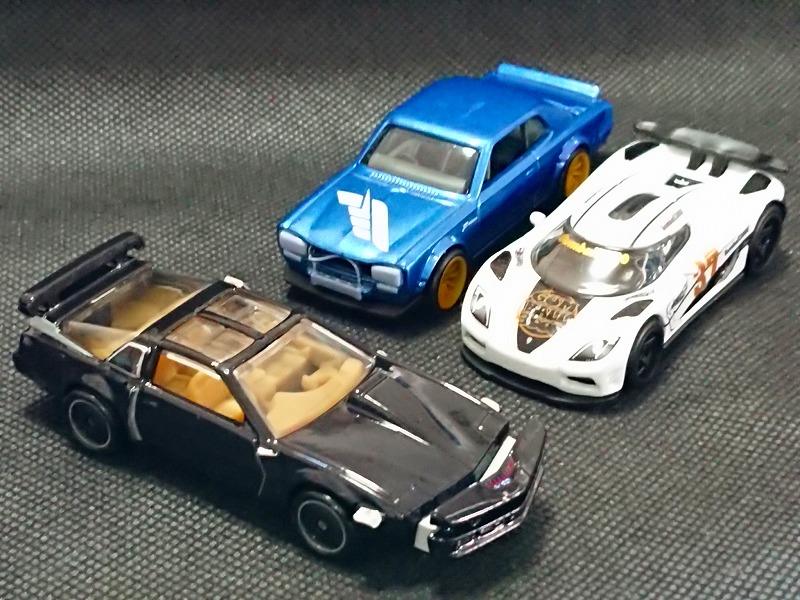 ホットウィール モンスタートラック ゴールデンメガレックス