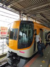 近鉄電車の車窓から