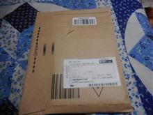 お届け物で～す