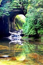 亀岩の洞窟