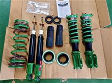 走行10万キロを超えたので車高調で足回りをリフレッシュ。“TEIN FLEX Z”を装着して、いい感じのローダウンフォルムも手に入れました!!