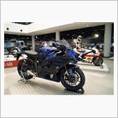 YZF-R7
