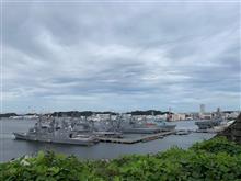 イギリス海軍の補給艦を見る
