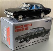 トミカリミテッドヴィンテージのセドリック2000GL(1971)です♪ トミカリミテッドヴィンテージのセドリック2000GL(1971)です♪