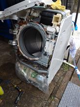 洗濯機 水漏れ分解中