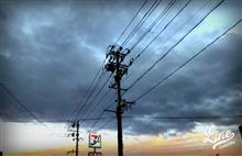 雲多めのちょっと夕焼け、