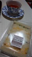 夕飯はサンドイッチ････
