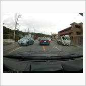 縁石に乗り上げ