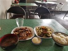 レトロ食堂藤屋にて焼肉と野菜炒めを愉しむ レトロ食堂藤屋にて焼肉と野菜炒めを愉しむ