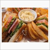 川端でサンドイッチランチ　イ ...