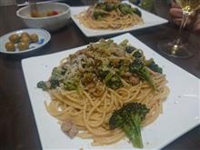 今日のしぇ夫 (ブロッコリーと豚トロのスパゲティ)