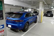 ポルシェで行く駐車場「コンラッド大阪」