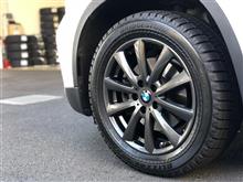 ランフラットのスタッドレスタイヤもありますよ。“BLIZZAK RFT”を装着しました。そしてハイブリッドクロスオーバーSUV、MX-30には“BLIZZAK VRX2”をセットです!!