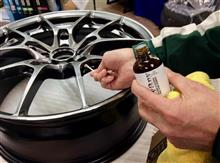 アルミホイールの輝きが増しますが、さらにスゴいのは“汚れ落ち”!! BBS RE-V7とボルクレーシングG025に「anyanyホイールガラスコーティング」を施工しました。
