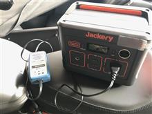URALのバッテリーをポータブル電源で充電