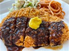 月曜日の昼飯は〜😋