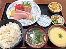 麦とろ まる信食堂