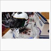 クマヘルメットイタリーを持ち ...