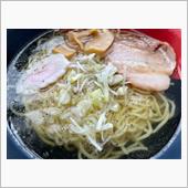 月曜日の昼飯は〜😋
