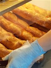 お昼ごはんは「パン屋さんのパン」＼(^o^)／