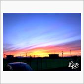 夕焼けと三菱アイ