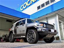 もともと車高が高い4WD車をリフトアップして、圧巻の迫力を手に入れました。「JAOS BATTLEZ リフトアップセットVFCA」を取り付け、こだわりのアライメントで仕上げました!!