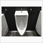 最新式の男子トイレε=(ﾉﾟ ...