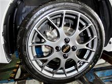 かな〜りすり減っていたので、タイヤを“POTENZA Adrenalin RE004”に交換しました。GRスポーツの走りを存分に堪能するために、仕上げはしっかりとアライメント調整!! 