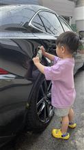 孫3と洗車😄