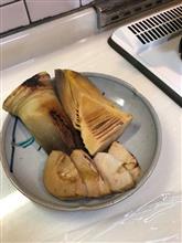 今夜は皮つきタケノコ焼き。