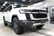 「世界中が大注目の超本格SUV！」トヨタ・ランドクルーザー300のガラスコーティング【リボルト宮崎】 