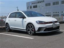 メンテナンスは大事...ゴルフⅦ GTI CS エンジンオイル交換　FUCHS　C3