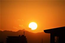 「街中からの夕陽」