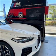 暇を持て余し・・・展示車のガラス＆タイヤメーカーをじっくり観察👀