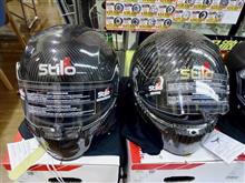 いまやヘルメットもカーボン!! 各カテゴリーで活躍中の4輪用ヘルメット“Stilo（スティーロ）”。カーボン製ヘルメットを被ってモータースポーツを存分に楽しんでみたいですね。